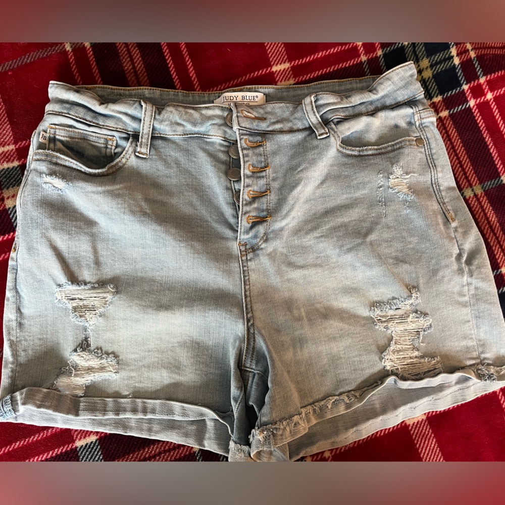 Judy blue light washed shorts - XL